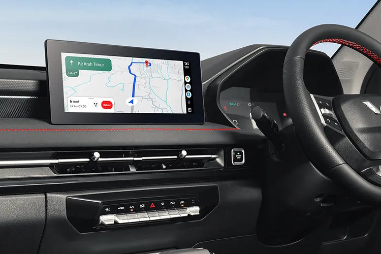 10.25" HEAD UNIT WITH SMARTPHONE INTERCONNECTION