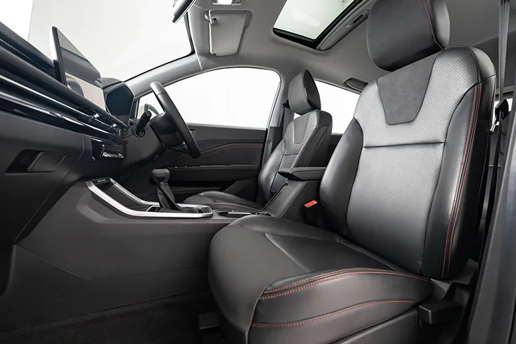 SYNTHETIC LEATHER SEATS WITH SOFT TOUCH INTERIOR PANELS